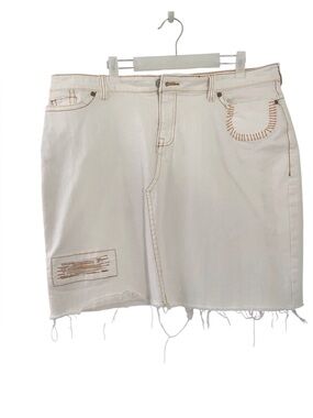 Old Navy off White Skirt with mustard Embroidered Sz 16 plus